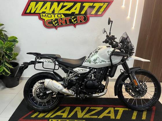 ROYAL ENFIELD HIMALAYAN 450 KAMET WHITE ROYAL ENFIELD HIMALAYAN 450 KAMET WHITE